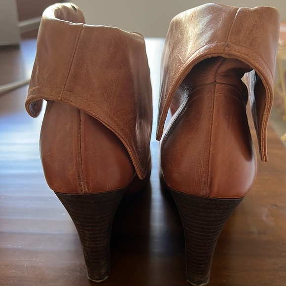 Pied a Terre Tan Leather Wedge Boots - Picture 4 of 7